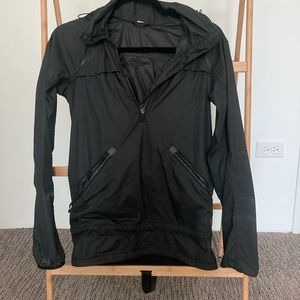 LULULEMON waterproof lightweight running jacket w hood. No visible wear size 2